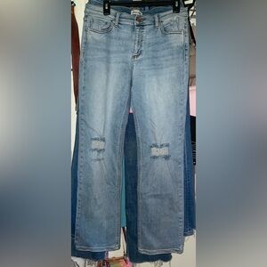 Women's new sneak peek Light Blue Distressed Jeans size 29